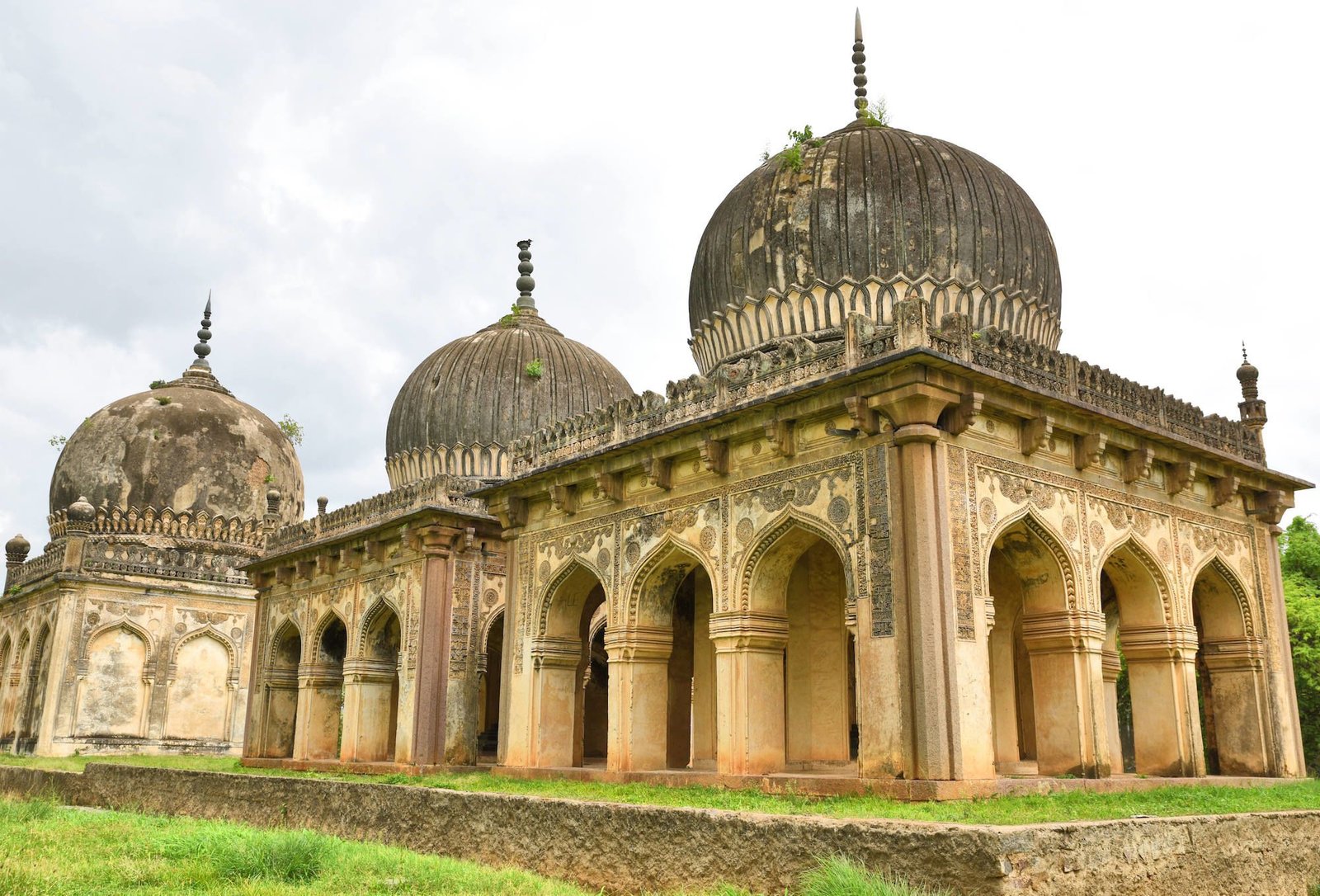 Whispering Tales of Grandeur: A Journey Through the Qutub Shahi Tombs