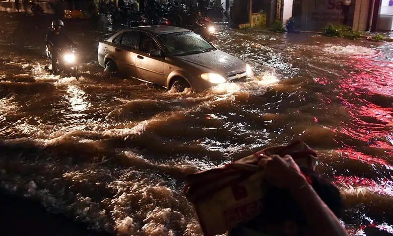 Torrential Rains Trigger Flood-Like Conditions in Hyderabad, Resulting in Seven Fatalities Across Telangana